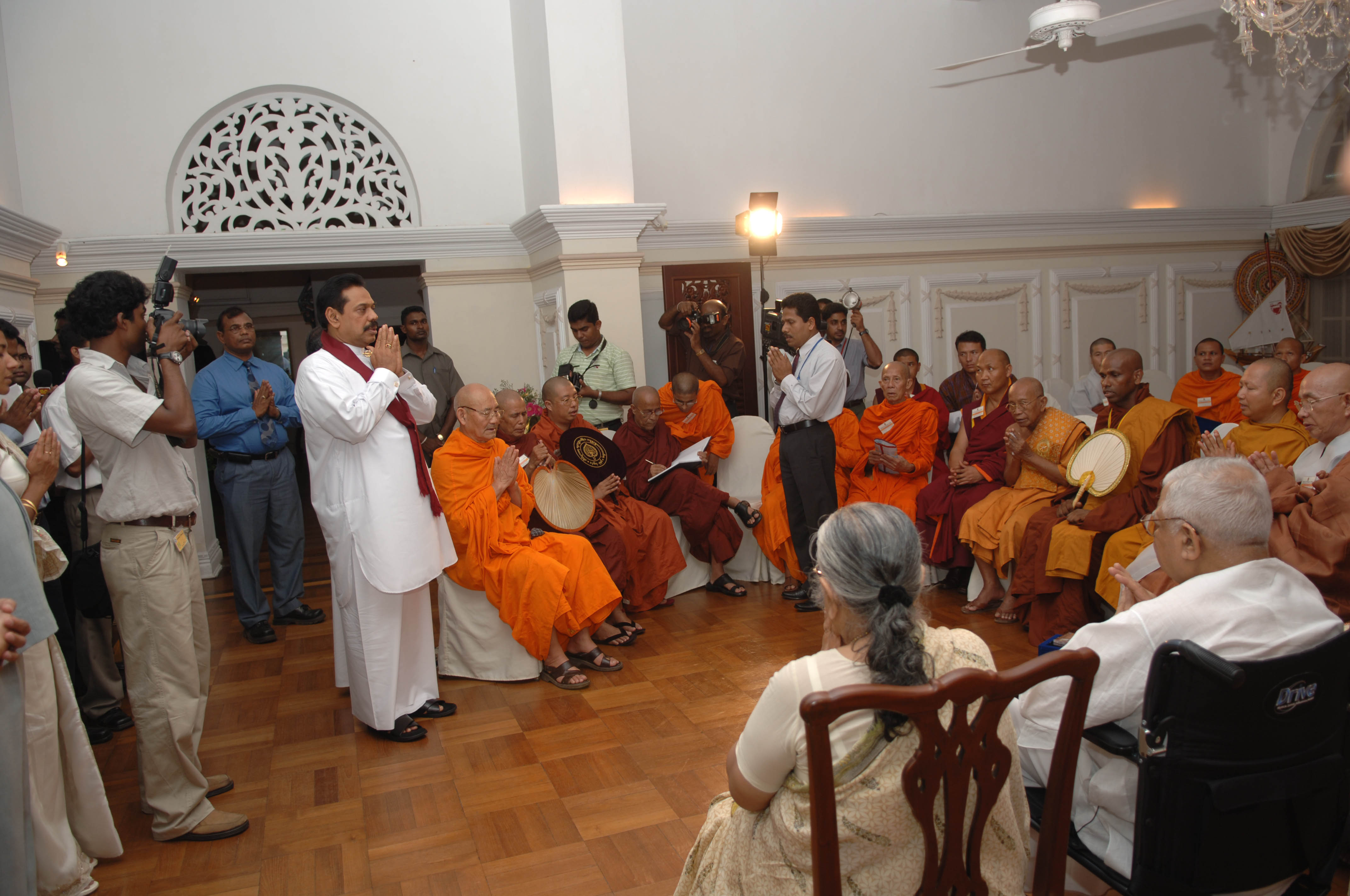 at President house on 17.05.2006 vesak day 7.jpg